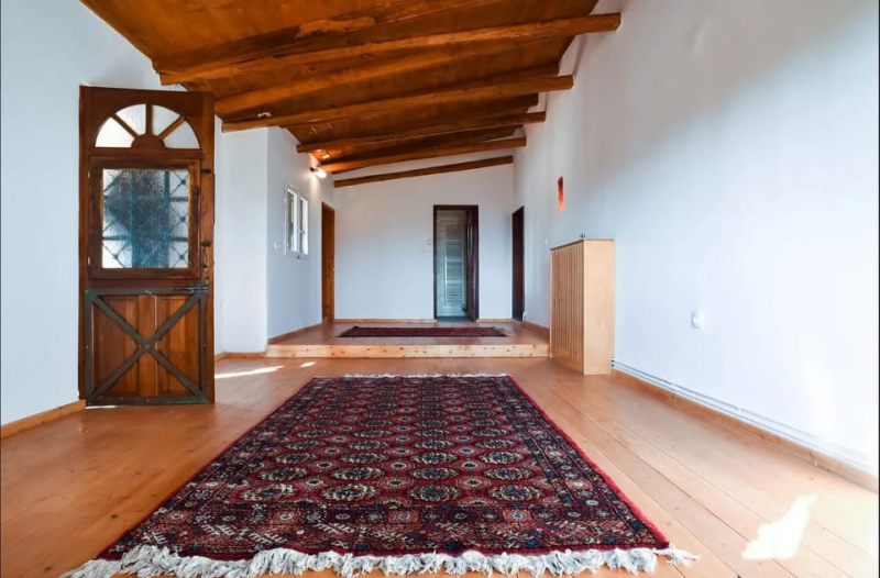 למכירה - בית מסורתי משופץ לחלוטין, מעוצב בטוב טעם